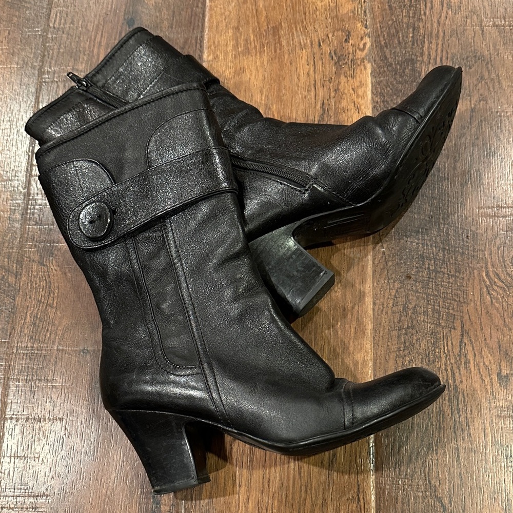 Born Black Leather Zip up Women's Boots
